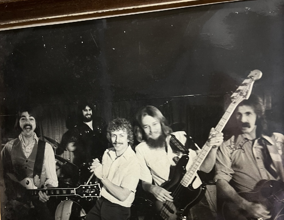 smokinsilvertones141002.jpg
